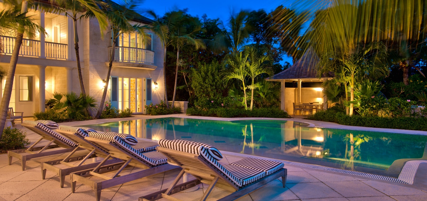 Villa Amazing Grace Beach Front Located in Beautiful Grace Bay with