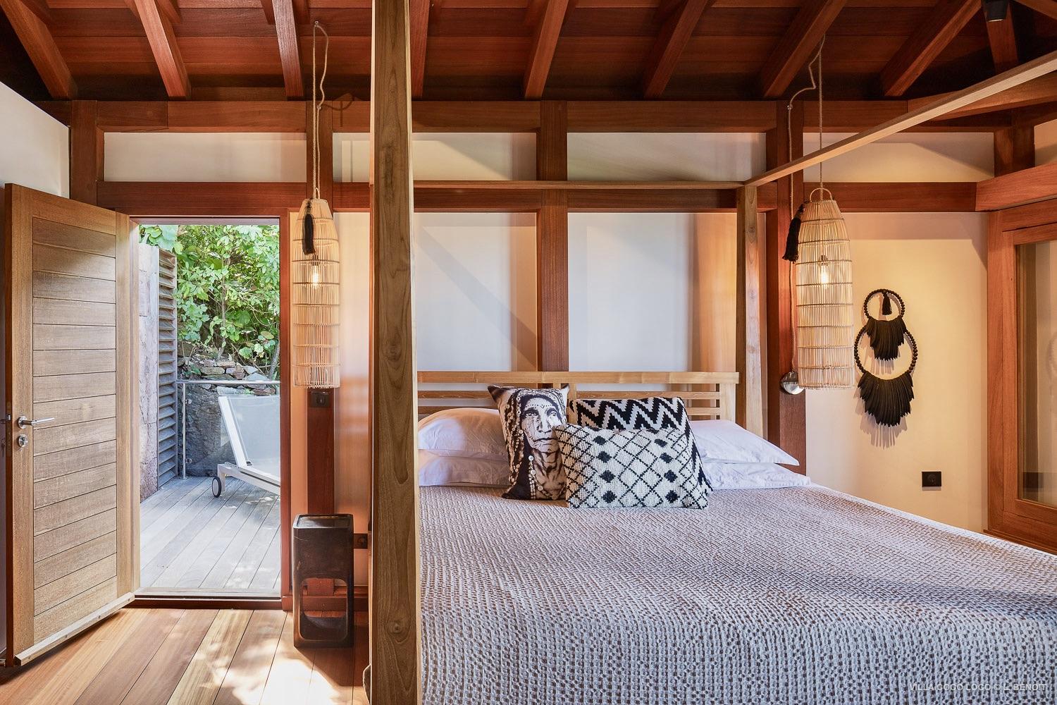 Villa Coco Loco Ocean View Located in Exquisite Pointe Milou with