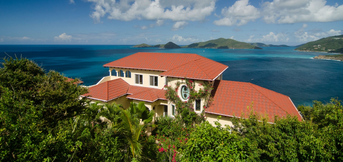 Villa AnaCapri Estate Ocean View Located in Beautiful Cooten Bay