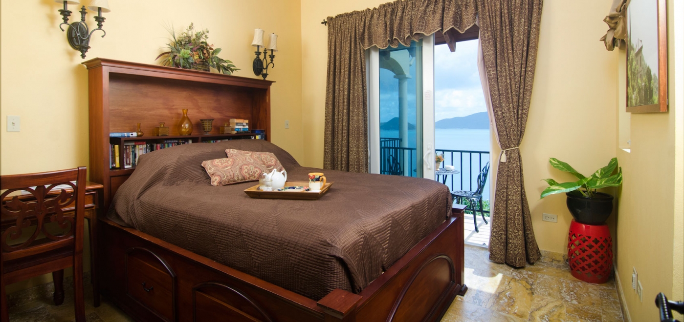 Villa AnaCapri Estate Ocean View Located in Stunning Cooten Bay