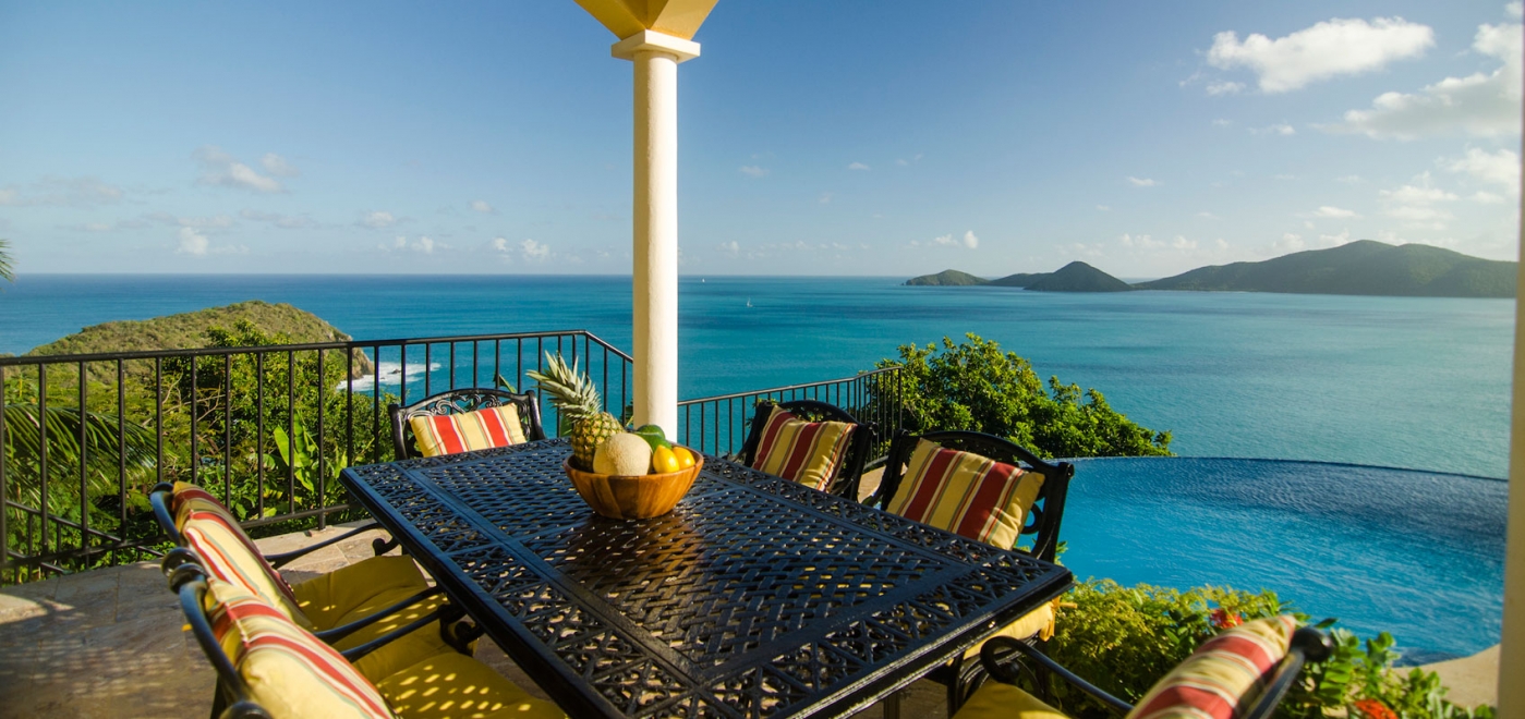 Villa AnaCapri Estate Ocean View Located in Beautiful Cooten Bay