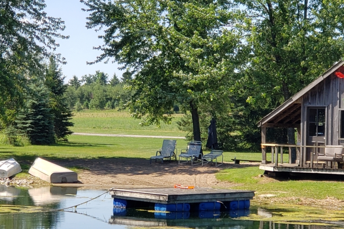 Rustic Beach House | Beach Front - Located in  Beautiful Ontario