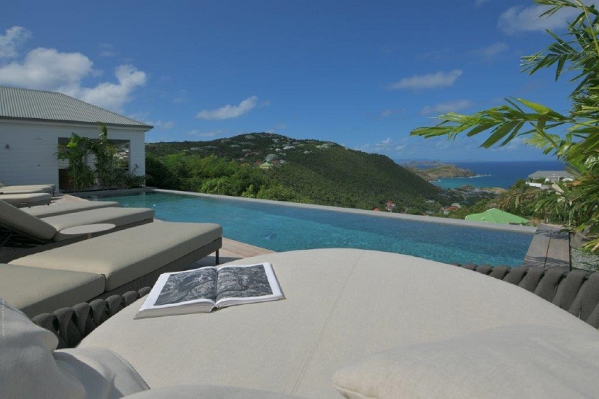 Villa Romance
