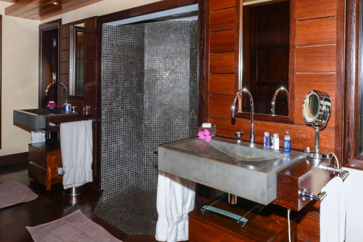 Villa Silver Rainbow 